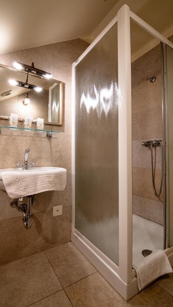 Veganfresh Hotel Medvode Bagian luar foto