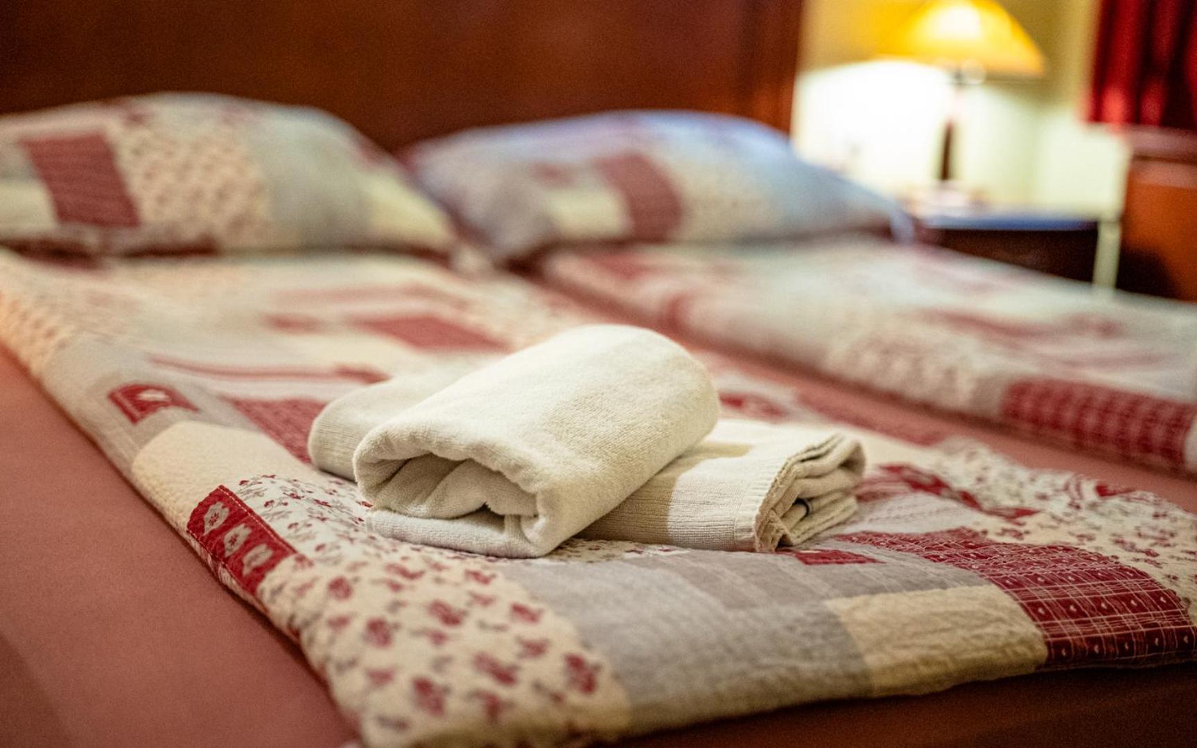 Veganfresh Hotel Medvode Bagian luar foto