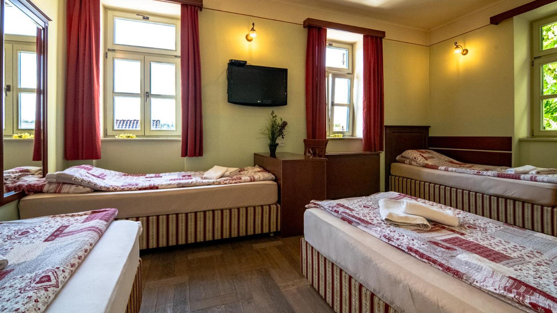Veganfresh Hotel Medvode Bagian luar foto